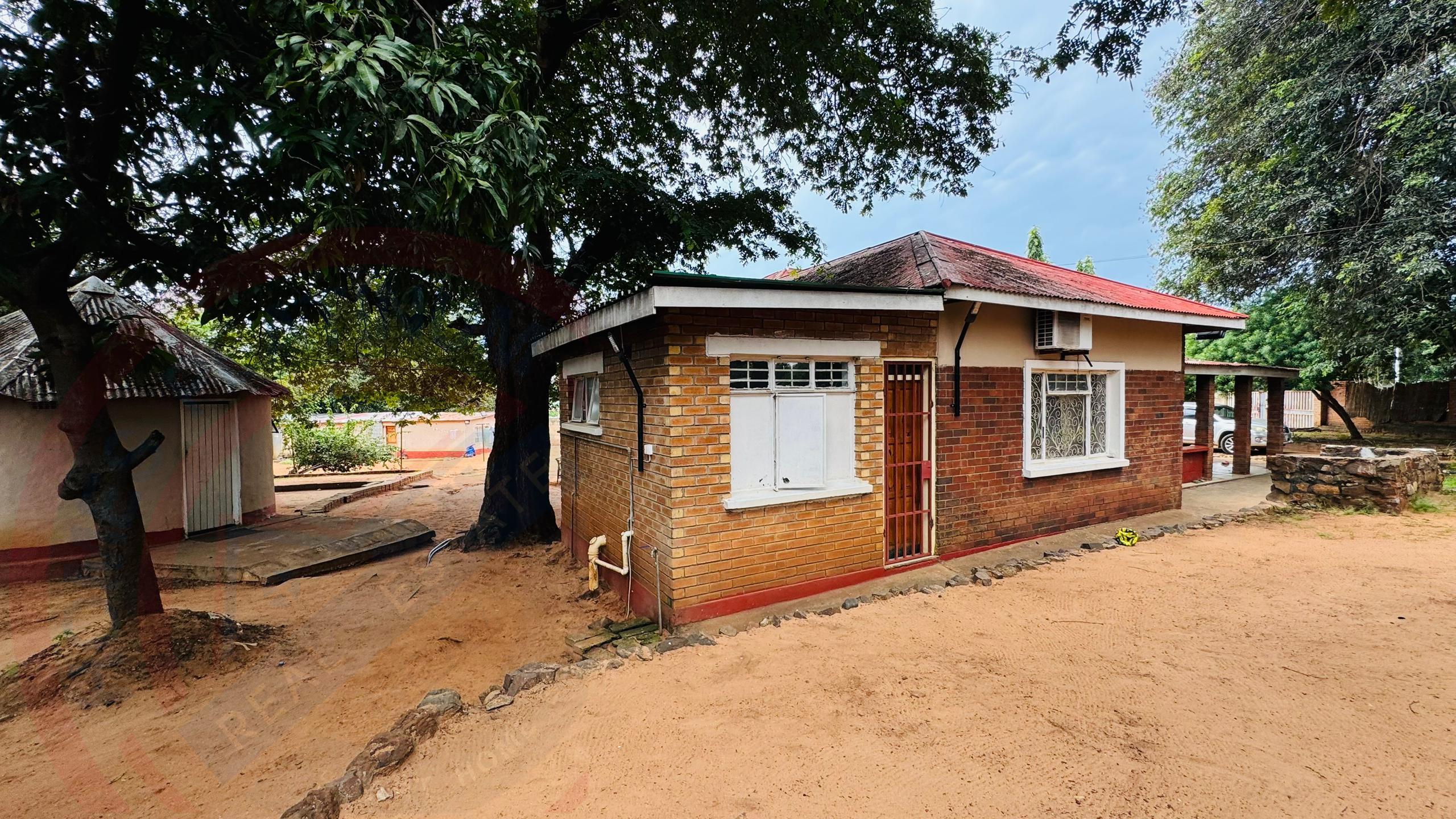 3 bedroom Townhouse for sale in Livingstone